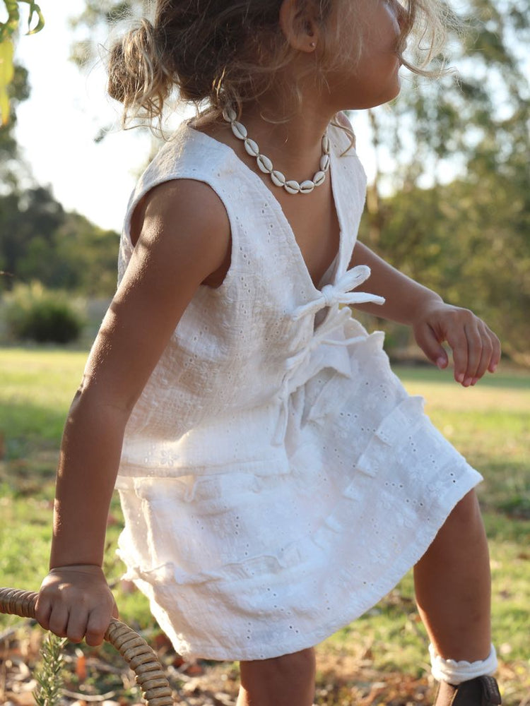 MARNIE SINGLET | LAUREL