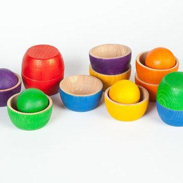 Grapat Coloured bowls and balls set